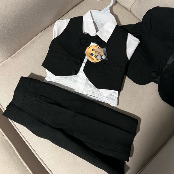 Black Baby Suit (3 Months) - Picture 4 of 6